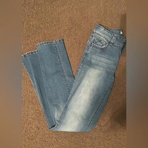 Light Wash Women’s Jeans - Classic Straight Leg